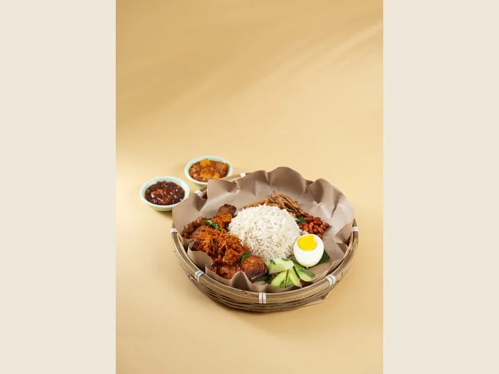 향신료 프라이드치킨 나시르막 · NASI LEMAK AYAM BEREMPAH · BiBiChik 163
